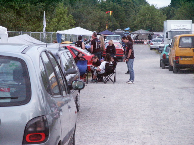 byh04_2406_01_camping