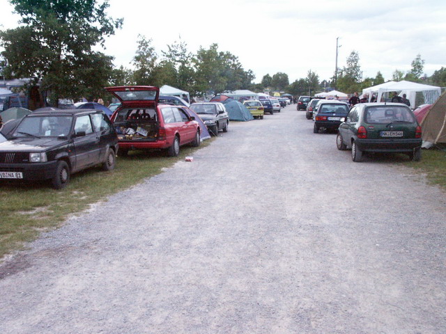 byh04_2406_02_camping