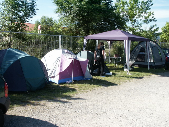 byh04_2606_01_camping