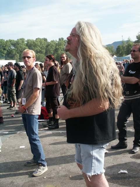 byh04_2606_13_nico_headbanging_during_ufo