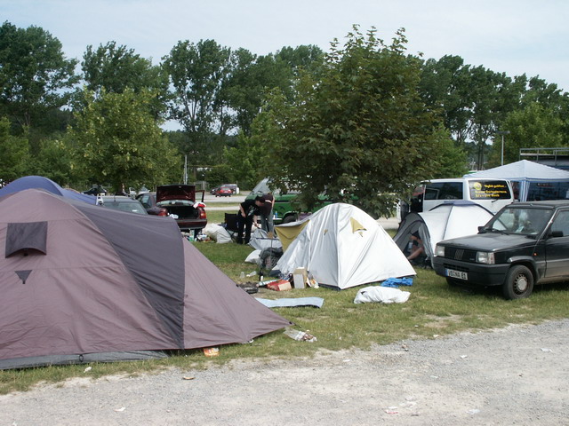 byh04_2706_02_camping