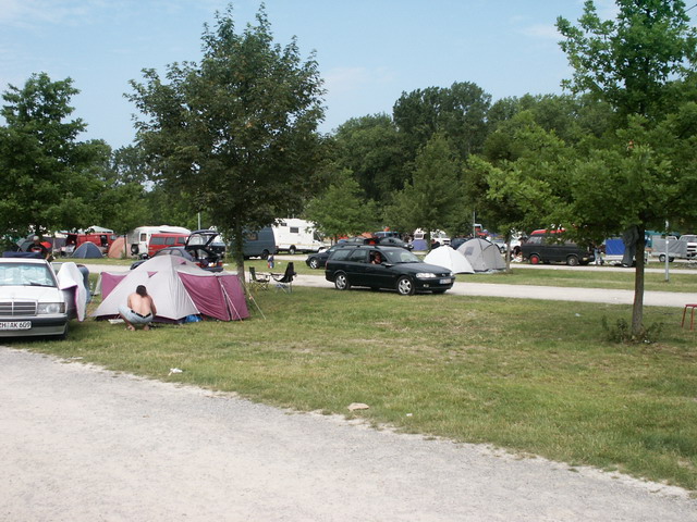 byh04_2706_03_camping