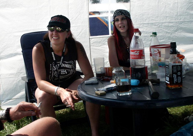 woa04_015_0508m_headachecamp1