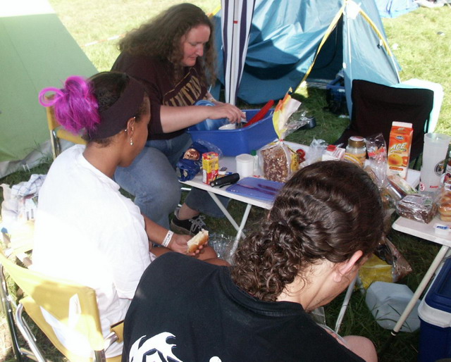 woa04_103_0708m_breakfast3