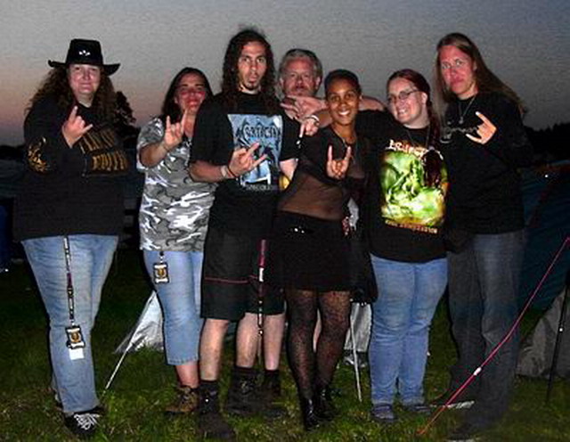 woa04_133_0708b_morriganspitcrew