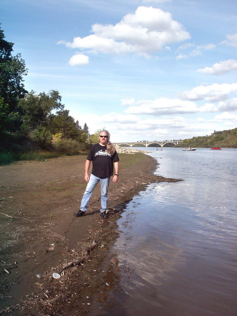 can080904_25_riverside
