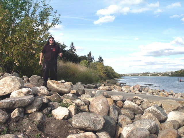 can080904_27_riverside