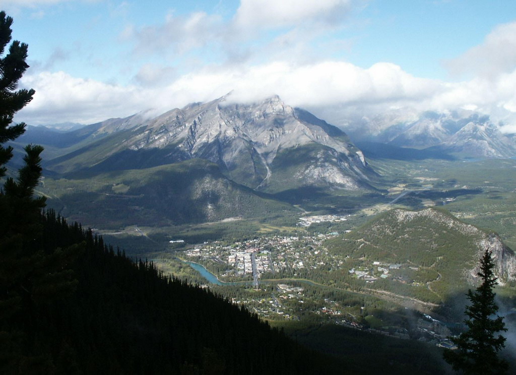 can110904_11_sulphurmountain_view
