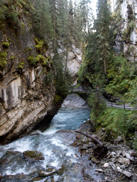 can120904_11_johnston_canyon