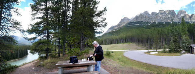 can120904_26_castlemountain_picknickarea