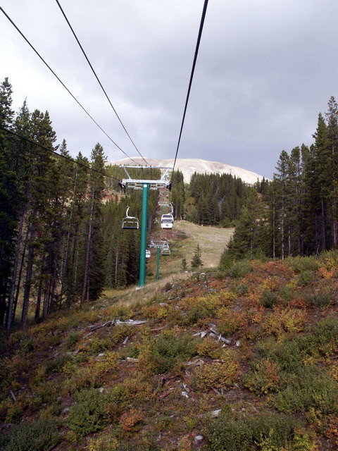 can120904_31_lakelouisegondola
