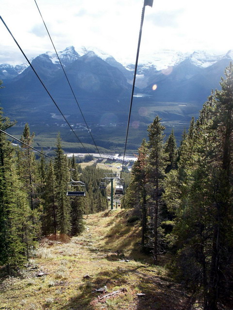 can120904_38_lakelouisegondola