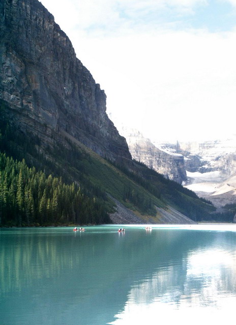 can130904_17_lakelouise_canoe