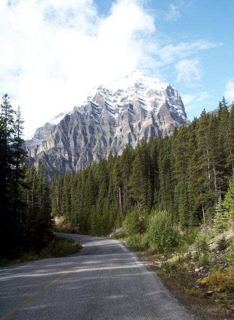 can130904_18_valleyofthetenpeaks