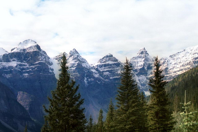 can130904_22n_valleyofthetenpeaks