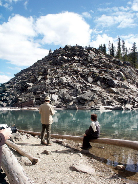 can130904_33_morainelake_canoe