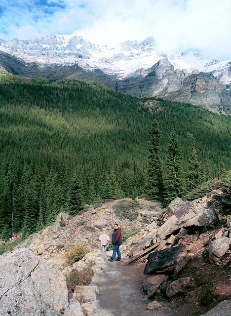 can130904_29n_morainelake_pileofrocks
