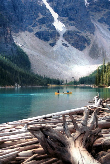 can130904_33n_morainelake_canoe