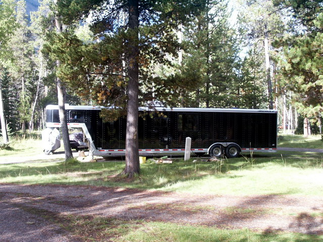 can140904_03_whistlerscampground_trailer