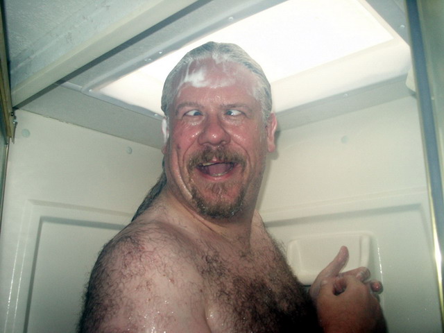 can140904_06_nico_shower