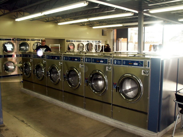 can140904_08_jasper_coincleanlaundry