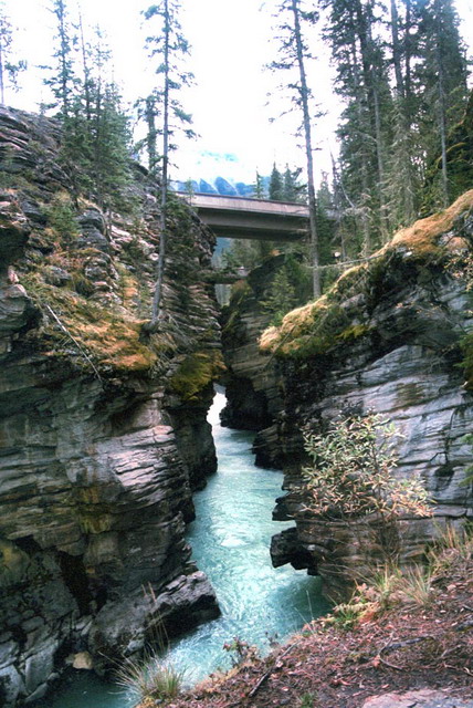 can170904_03n_athabascafalls