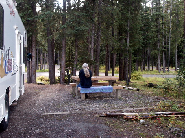 can170904_46_lakelouisecamp