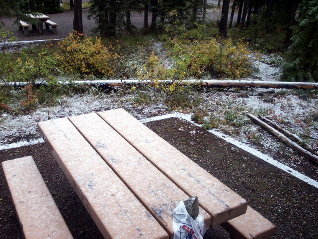 can180904_02_lakelouisecamp
