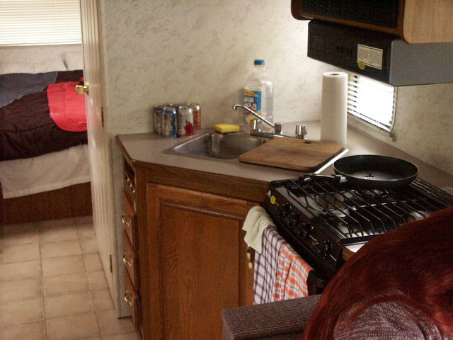 can200904_03_motorhome