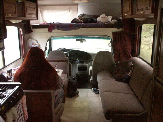can200904_04_motorhome