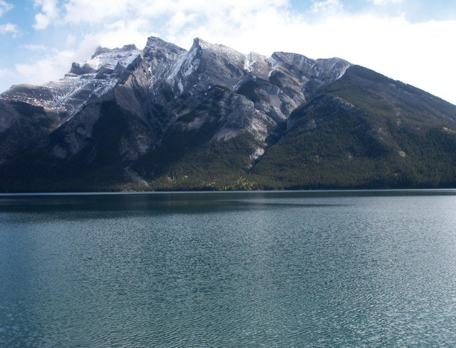 can200904_10_lakeminnewanka