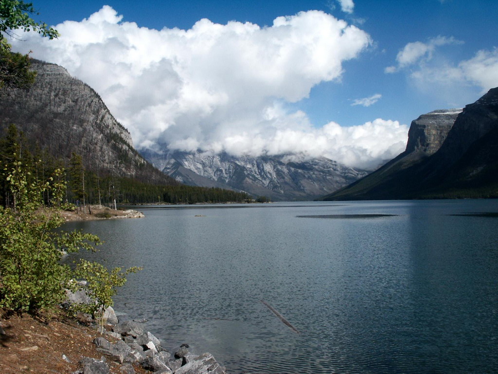 can200904_11_lakeminnewanka