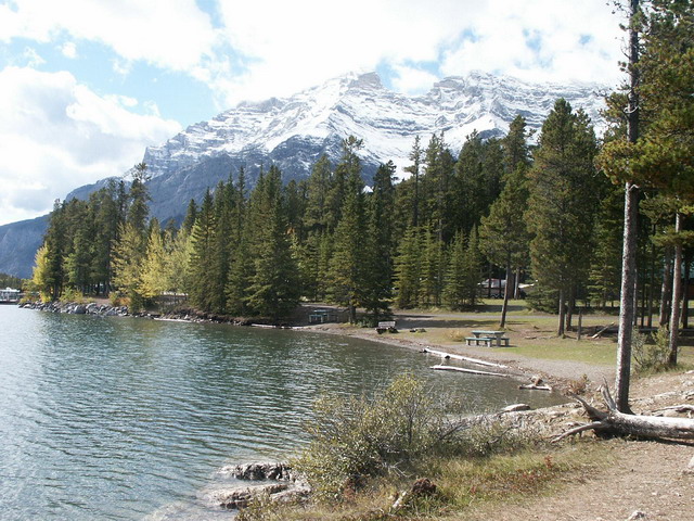 can200904_13_lakeminnewanka