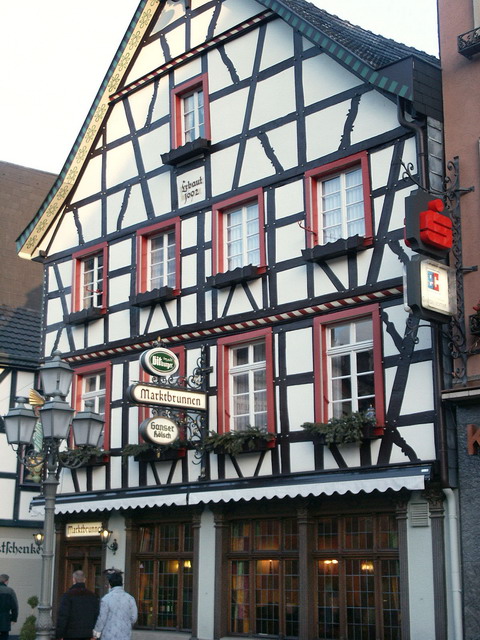 aw130205_41_marktplatz