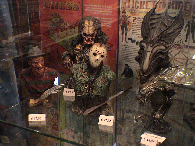 dannysandy110305_04s_heerlen_comicbookstore