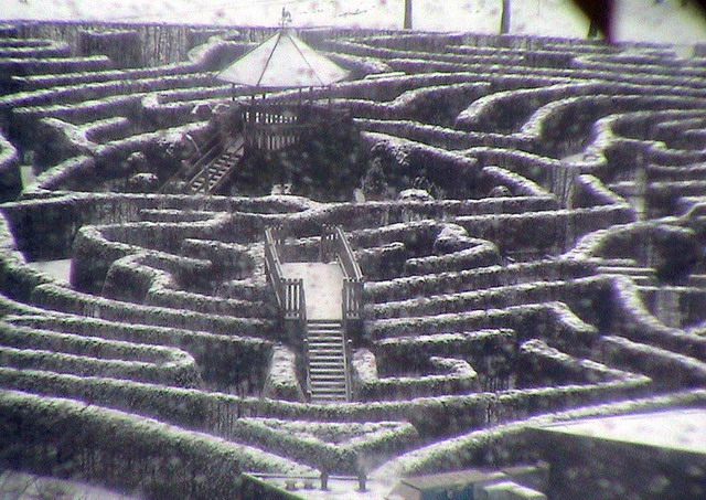 dannysandy120305_17s_3borderpoint_labyrinth