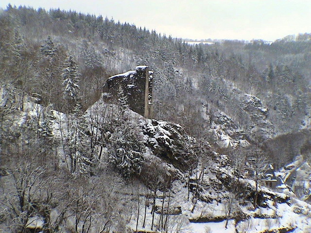 dannysandy120305_21s_monschau_ruin