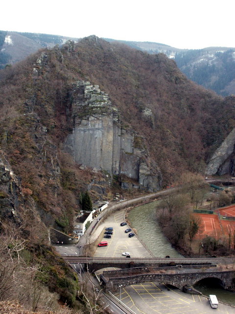 dannysandy130305_22_altenahr_sandyscastle_view