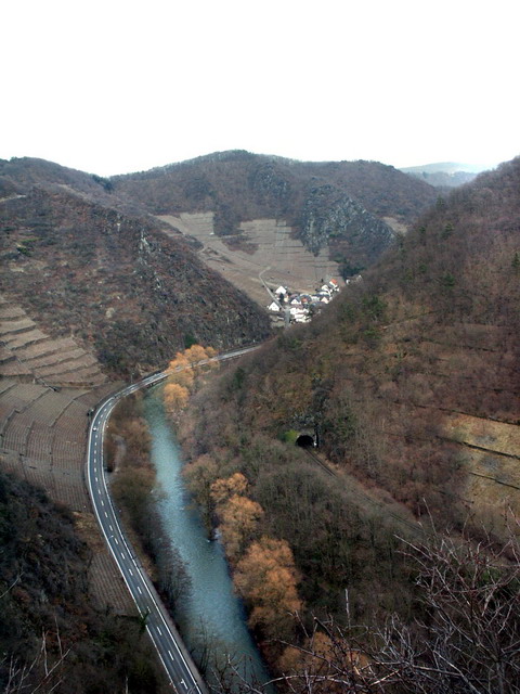 dannysandy130305_36_altenahr_sandyscastle_view
