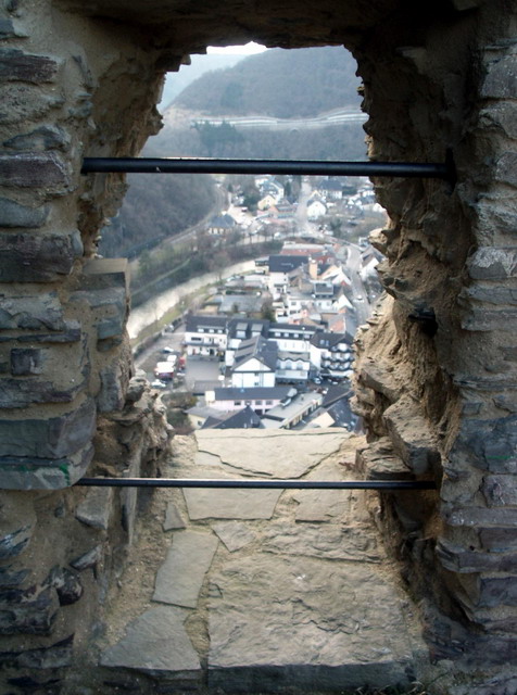 dannysandy130305_46_altenahr_sandyscastle