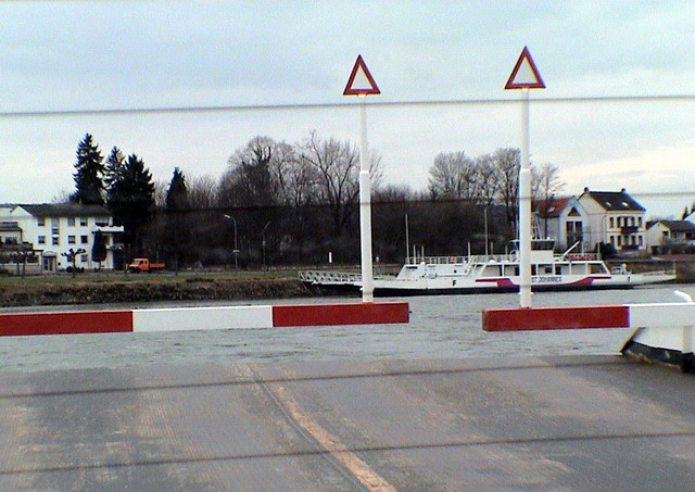 dannysandy140305_10s_linz_ferry