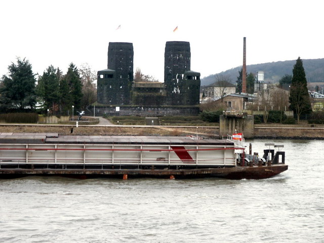 dannysandy140305_11_remagen_destroyedbridge