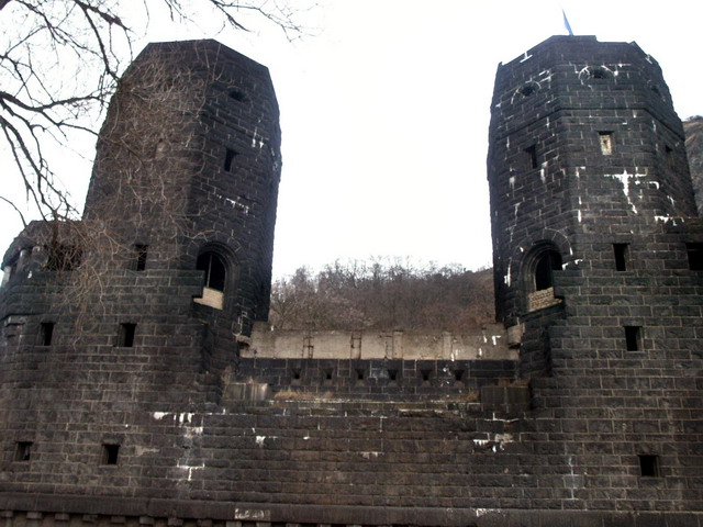 dannysandy140305_12_remagen_destroyedbridge