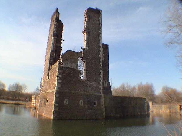 dannysandy150305_06s_heerlen_nicoscastle