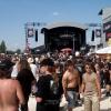 byh05_08_crowd