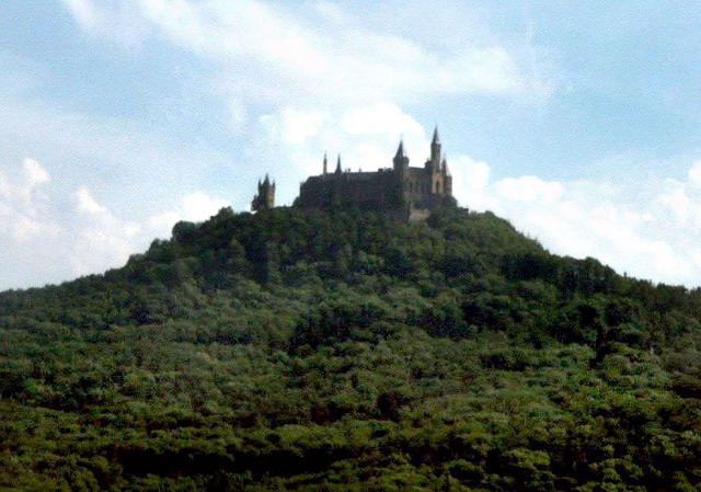 byh05_10_castle_hechingen