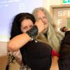 int_helena040705_86