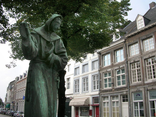 marlin150805_63m_maastricht_statue_markt