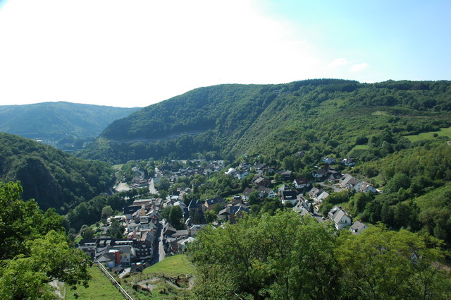 marlin170805_39_altenahr_castle_view