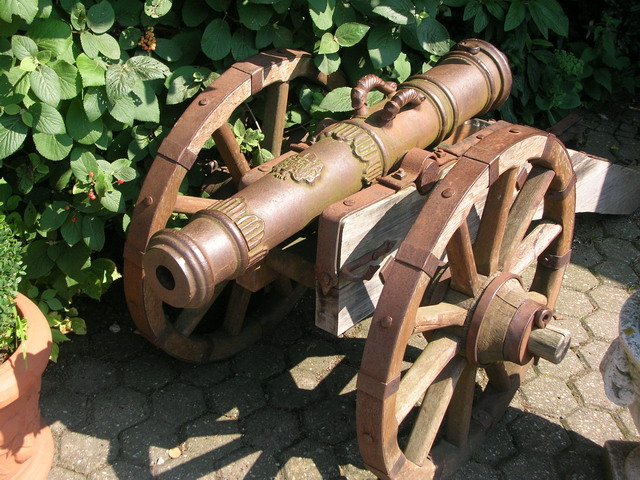 marlin180805_21m_satzvey_castle_cannon